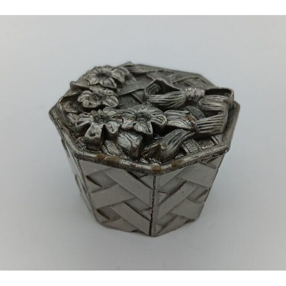 Russ Berrie Co Metal Trinket Pill Box Picnic Basket Bow Flowers Floral Octagon - Picture 1 of 10